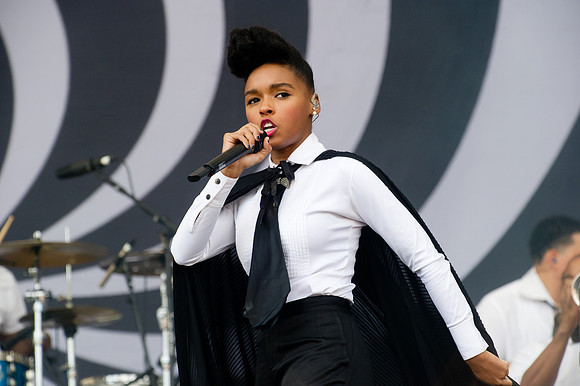 Janelle Monae-3