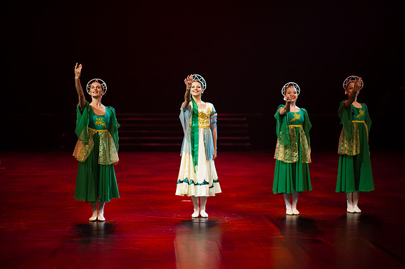 Dance Russe-7