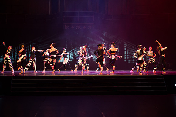 Everybody Performance