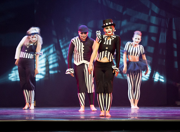 Everybody Performance