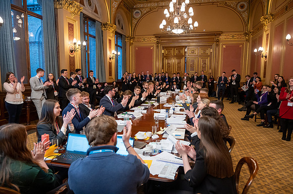 Model UN 2022-147