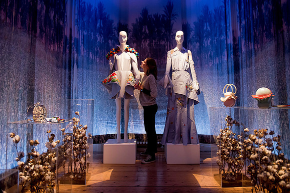 LNP_Somerset_House_Fashion_Exhibition_DTE_013