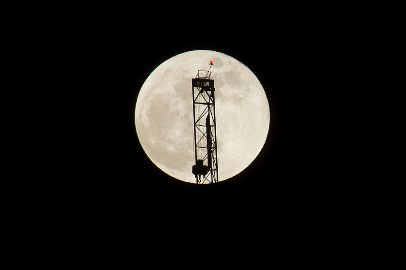 Super Blue Moon Canary Wharf05