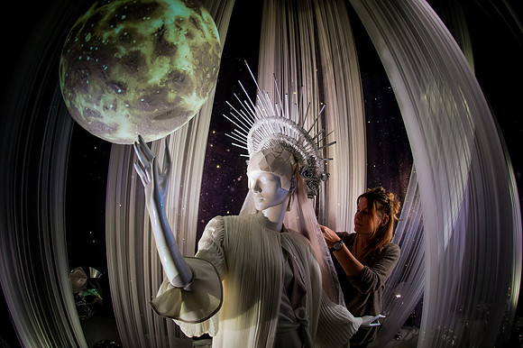Selfridges Window Dressing-61